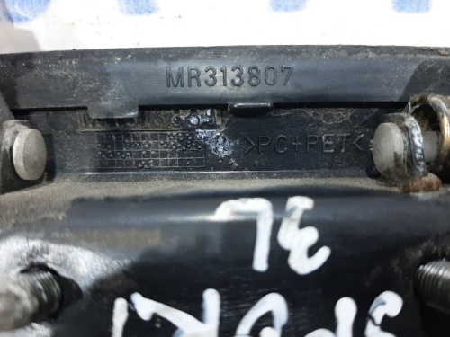 Фото запчасти MR313807 Ручка двери внешняя задняя левая Pajero Sport 2,5 diesel 97-08