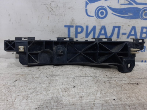 Фото запчасти 865142Y000 Кронштейн бампера передний правый Hyundai IX35