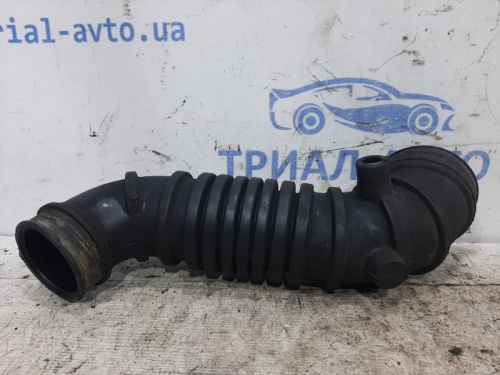 Фото запчасти MR571058 Патрубок воздушного фильтра Pajero Sport 2,5 diesel 97-08