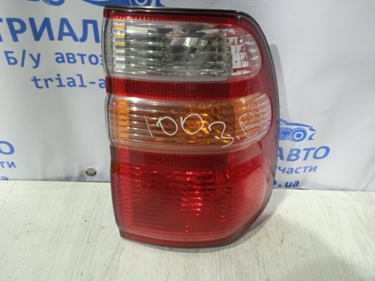 Фонарь задний внешний правый Toyota Land Cruiser 1998-2007 8155060680 (Арт. 7697)