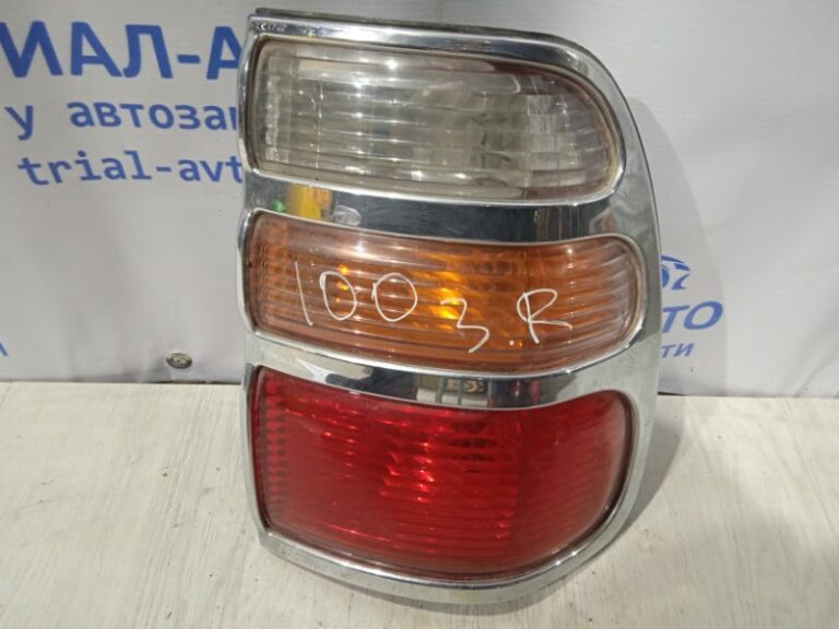 Фонарь задний внешний правый Toyota Land Cruiser 1998-2007 8155060680 (Арт. 7693)