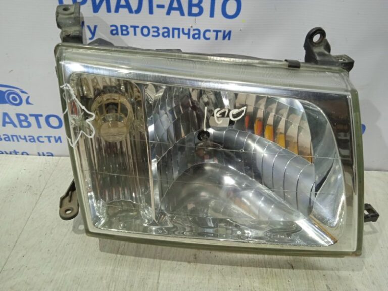 Фара правая Toyota Land Cruiser 1998-2007 8101060030 (Арт. 7716)