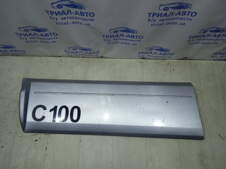Накладка двери Mitsubishi Pajero Wagon 2006-2022 5727A033XA (Арт. 10149)