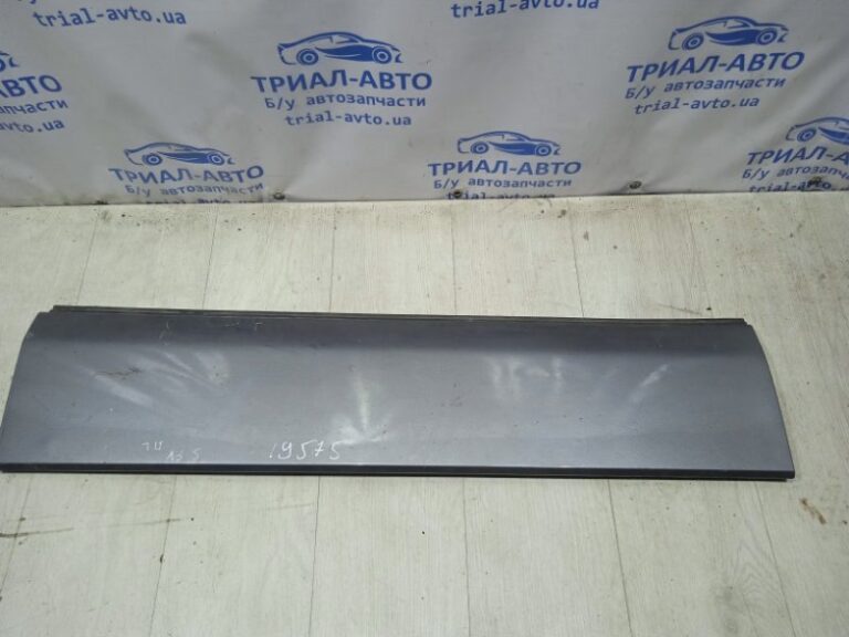Накладка двери Suzuki Grand Vitara 2005-2016 7768065J00 (Арт. 4114)