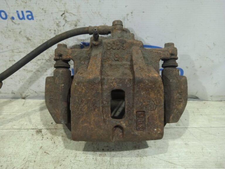 Суппорт передний правый Lexus RX 350 2003-2009 4773048120 (Арт. 7969)