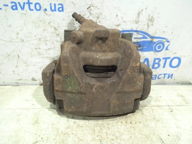 Суппорт передний правый Renault Megane 2008-2016 410018218R (Арт. 15853)