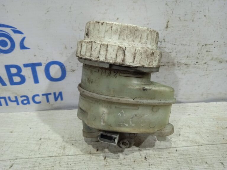 Бачок главного тормозного цилиндра Mitsubishi L200 2006-2015 4627A020 (Арт. 4176)