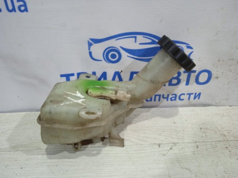 Бачок главного тормозного цилиндра Mitsubishi Outlander 2007-2012 4627A026 (Арт. 8916)