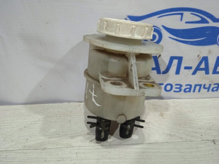 Бачок главного тормозного цилиндра Mitsubishi Outlander 2003-2007 MR370276 (Арт. 8409)