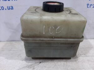 Бачок подкачки амортизатора Toyota Land Cruiser 1998-2007 4893060010 (Арт. 6739)