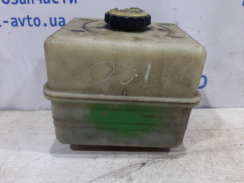 Бачок подкачки амортизатора Toyota Land Cruiser 1998-2007 4893060010 (Арт. 6738) Бачок подкачки амортизатора Toyota Land Cruiser 1998-2007 4893060010 (Арт. 6738)