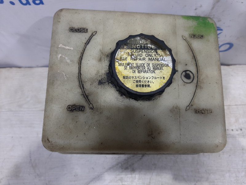 Бачок подкачки амортизатора Toyota Land Cruiser 1998-2007 4893060010 (Арт. 6738) Бачок подкачки амортизатора Toyota Land Cruiser 1998-2007 4893060010 (Арт. 6738)