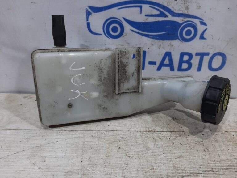 Бачок главного тормозного цилиндра Nissan Juke 2010-2019 460901KK0A (Арт. 21)