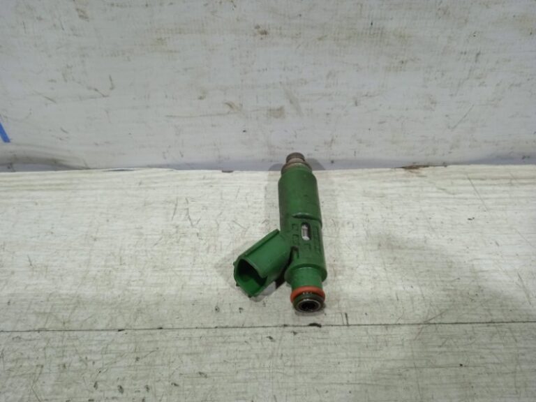 Форсунка топливная Toyota Avensis 2003-2009 2325022040 (Арт. 17767)