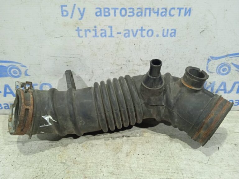 Патрубок воздушного фильтра Toyota RAV 4 2005-2012 17880-28240 (Арт. 14017)
