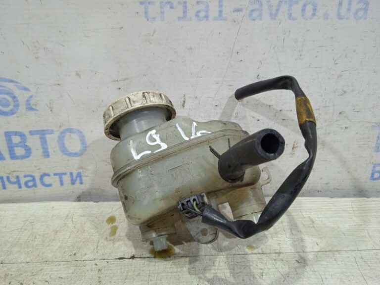 Бачок главного тормозного цилиндра Mitsubishi Lancer 2003-2009 MR569039 (Арт. 19635)