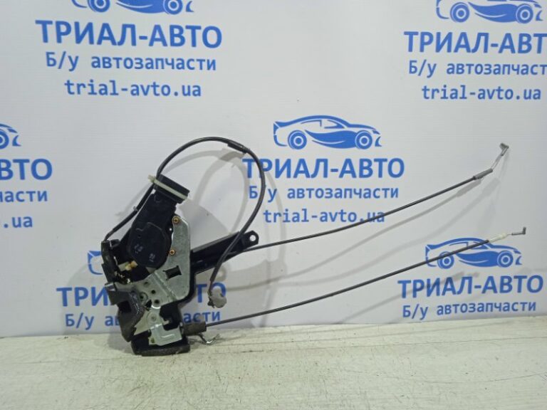 Замок двери передний правый Toyota Land Cruiser 1998-2007 6903060070 (Арт. 6978)