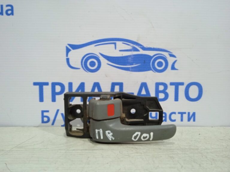 Ручка двери внутреняя передняя правая Toyota Land Cruiser 1998-2007 6920530150A0 (Арт. 20640)