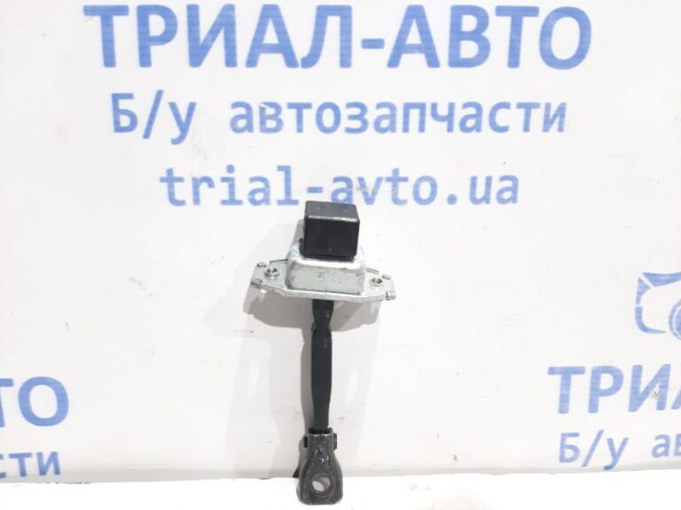 Ограничитель двери передний правый Mitsubishi Lancer 2007-2017 5702A079 (Арт. 22121)