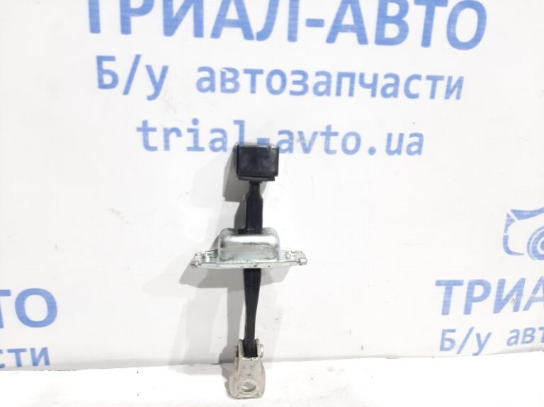 Ограничитель двери передний правый Mitsubishi Lancer 2007-2017 5702A079 (Арт. 22126)