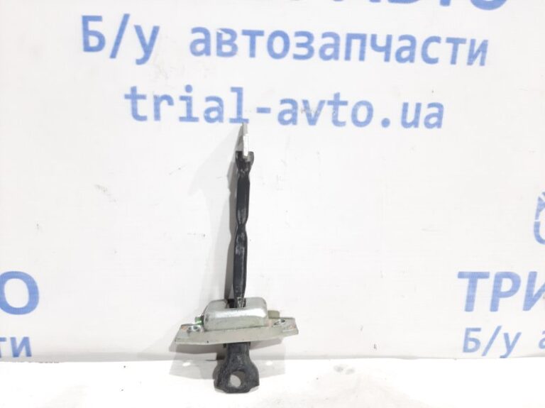 Ограничитель двери задний правый Toyota RAV 4 2005-2012 6863042030 (Арт. 22127)