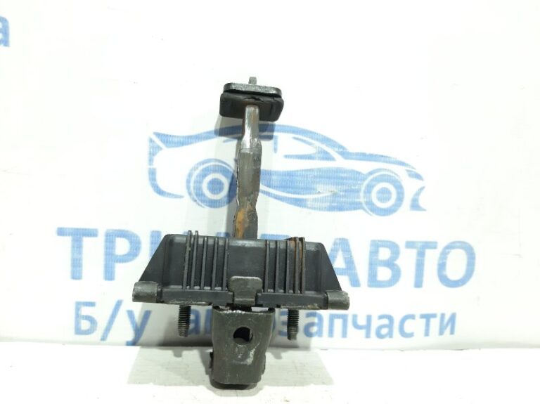 Ограничитель двери передний правый Toyota Avensis 2003-2009 6863005040 (Арт. 22173)