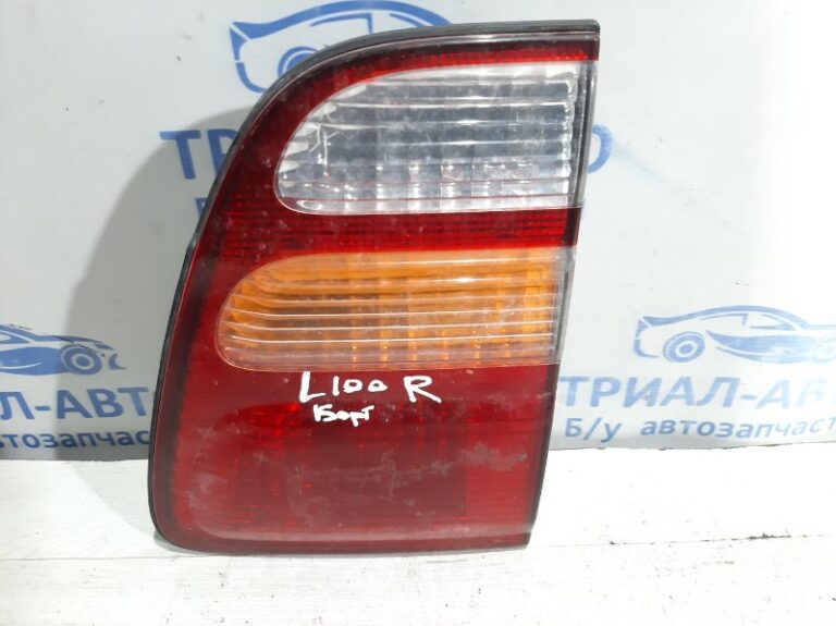 Фонарь задний внутренний правый Toyota Land Cruiser 1998-2007 8158160141 (Арт. 22278)