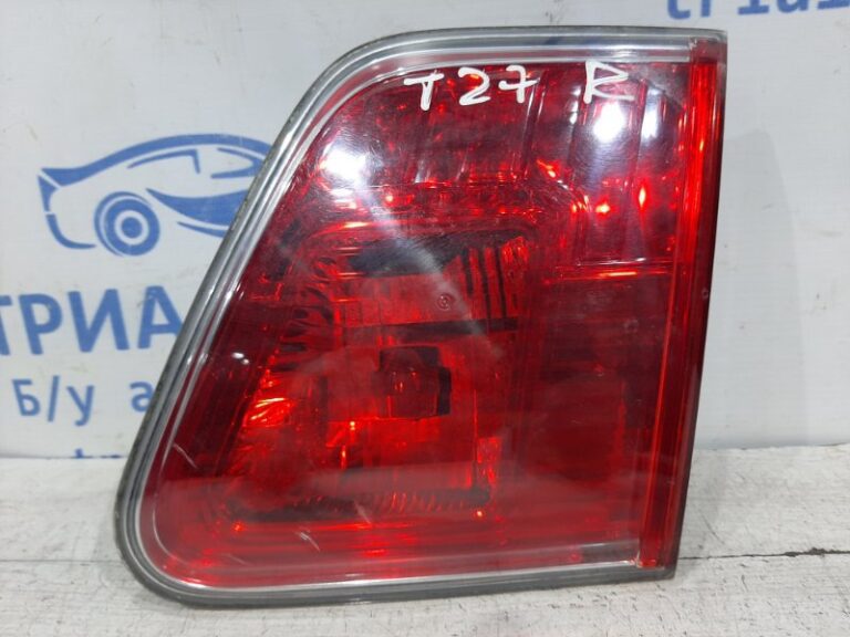 Фонарь задний внутренний правый Toyota Avensis 2009-2018 8158105100 (Арт. 24711)