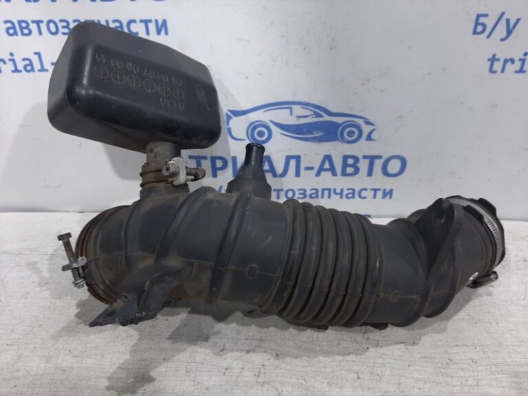 Патрубок воздушного фильтра Toyota RAV 4 2005-2012 1788028240 (Арт. 24915)