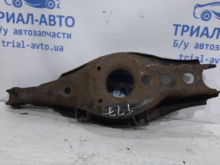 Рычаг задней подвески нижний поперечный (под пружину) Toyota Avensis 2009-2018 4873005070 (Арт. 24969)