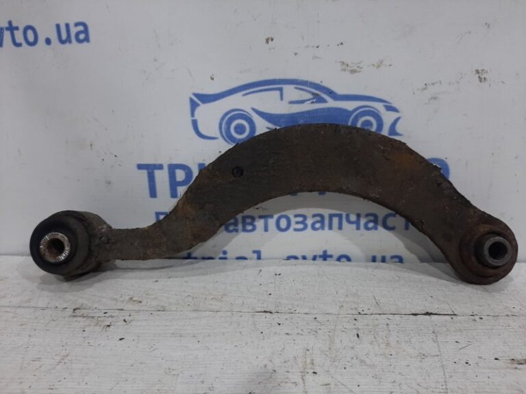 Рычаг задний поперечный верхний правый Toyota Avensis 2009-2018 4877012010 (Арт. 24975)