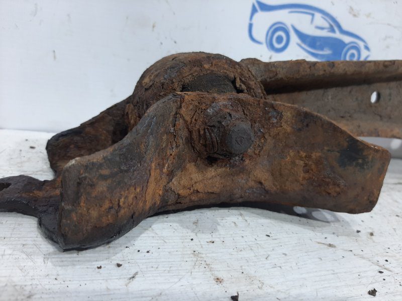Рычаг задней подвески продольный правый Toyota RAV 4 2005-2012 4876042010 (Арт. 24979) Рычаг задней подвески продольный правый Toyota RAV 4 2005-2012 4876042010 (Арт. 24979)
