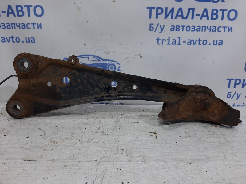 Рычаг задней подвески продольный левый Toyota RAV 4 2005-2012 4878042010 (Арт. 24980) Рычаг задней подвески продольный левый Toyota RAV 4 2005-2012 4878042010 (Арт. 24980)