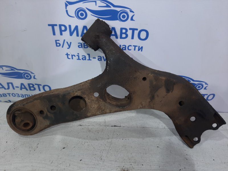 Рычаг левый Toyota RAV 4 2005-2012 4806942050 (Арт. 25030) Рычаг левый Toyota RAV 4 2005-2012 4806942050 (Арт. 25030)