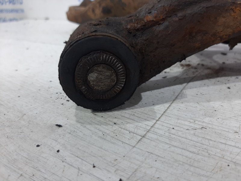 Рычаг правый Toyota RAV 4 2005-2012 4806842050 (Арт. 25031) Рычаг правый Toyota RAV 4 2005-2012 4806842050 (Арт. 25031)