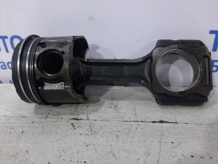 Поршень с шатуном SsangYong Rexton 2001-2012 6650300120 (Арт. 25035)