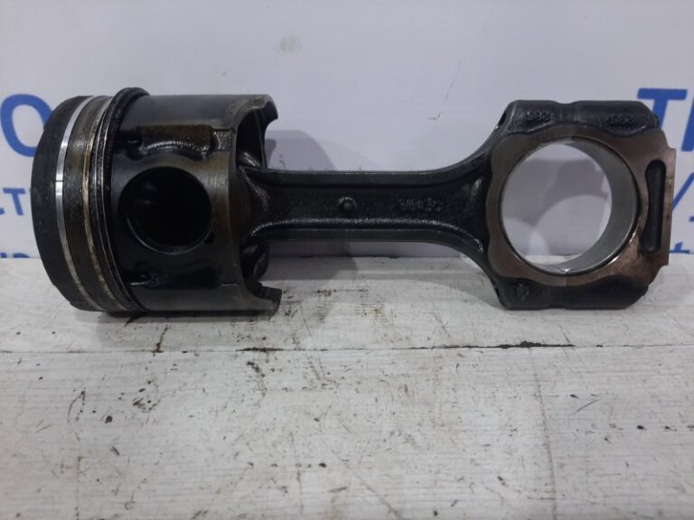 Поршень с шатуном SsangYong Rexton 2001-2012 6650300120 (Арт. 25037)
