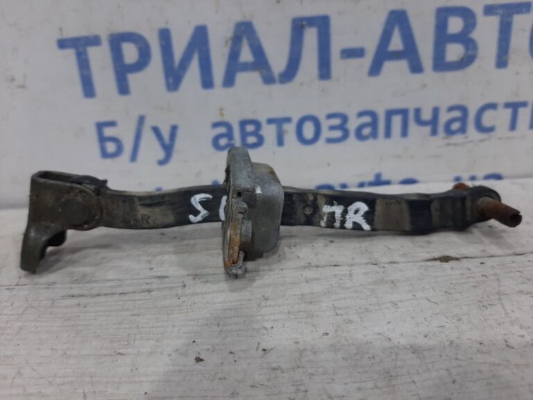 Ограничитель двери передний правый Suzuki Grand Vitara 2005-2016 8181065D00 (Арт. 26108)