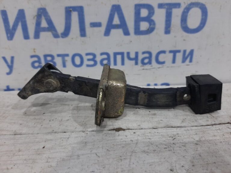 Ограничитель двери задний правый Mitsubishi Outlander 2003-2007 5702A076 (Арт. 26112)