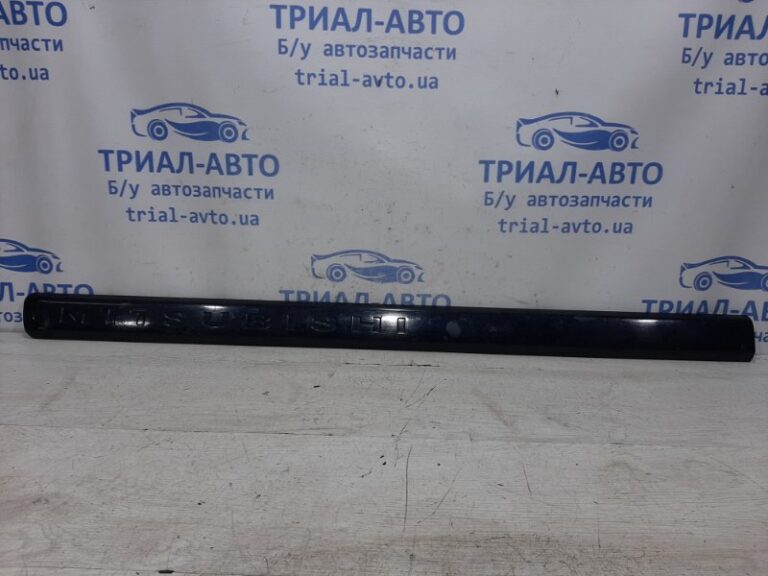 Накладка двери Mitsubishi Pajero Sport 1996-2008 MR462929 (Арт. 27018)