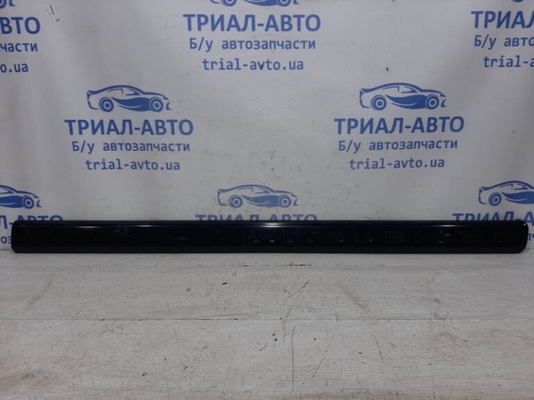 Накладка двери Mitsubishi Pajero Sport 1996-2008 MR462930 (Арт. 27020)