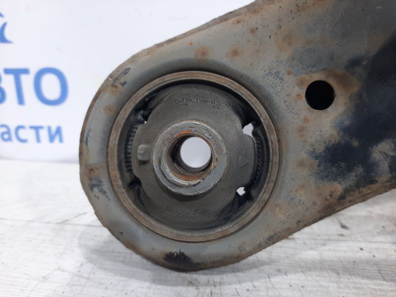 Рычаг левый Toyota RAV 4 2005-2012 4806942050 (Арт. 27307) Рычаг левый Toyota RAV 4 2005-2012 4806942050 (Арт. 27307)