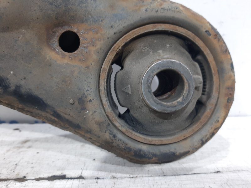 Рычаг правый Toyota RAV 4 2005-2012 4806842050 (Арт. 27308) Рычаг правый Toyota RAV 4 2005-2012 4806842050 (Арт. 27308)