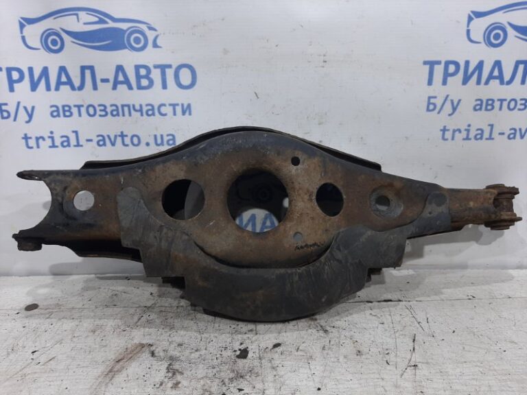 Рычаг задней подвески нижний поперечный (под пружину) Toyota RAV 4 2005-2012 4873042050 (Арт. 27358)