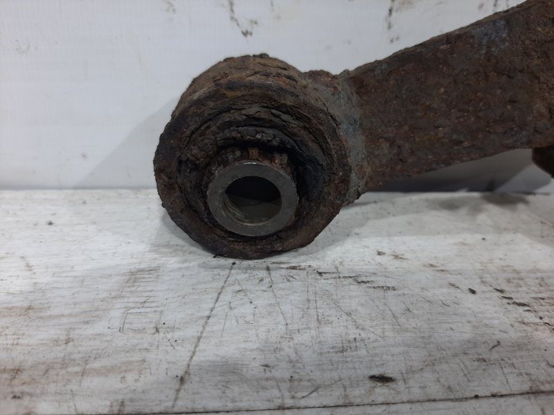 Рычаг задний поперечный верхний правый Toyota RAV 4 2005-2012 4877042040 (Арт. 27359) Рычаг задний поперечный верхний правый Toyota RAV 4 2005-2012 4877042040 (Арт. 27359)