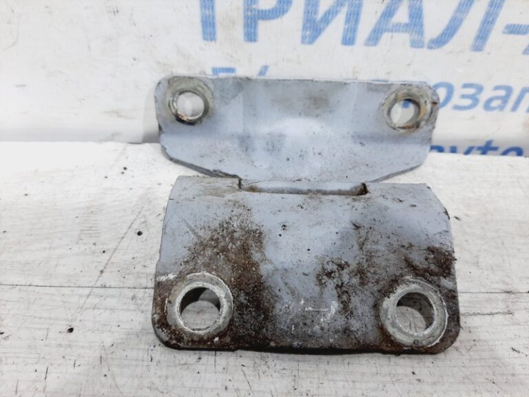 Петля крышки багажника Mitsubishi L200 2006-2015 MN136381 (Арт. 28150)