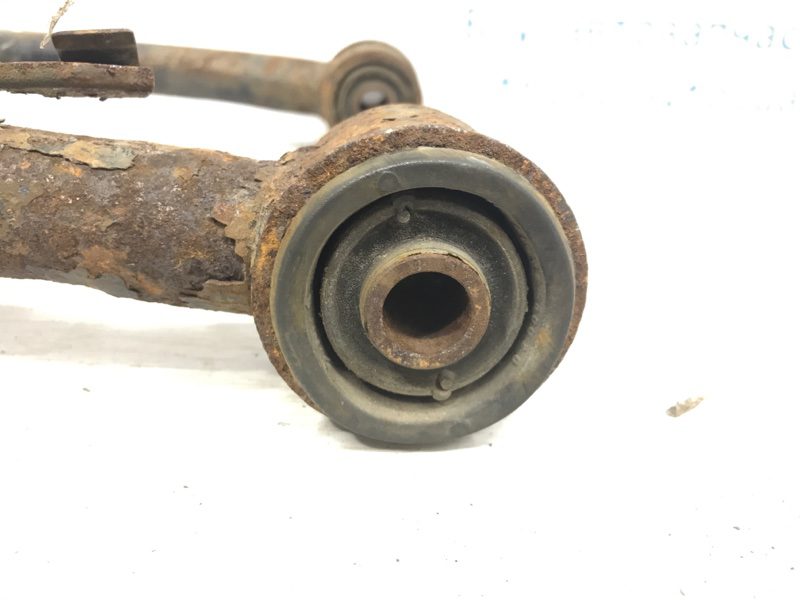 Рычаг передний верхний левый Toyota Prado 2002-2009 0 (Арт. 11952) Рычаг передний верхний левый Toyota Prado 2002-2009 0 (Арт. 11952)