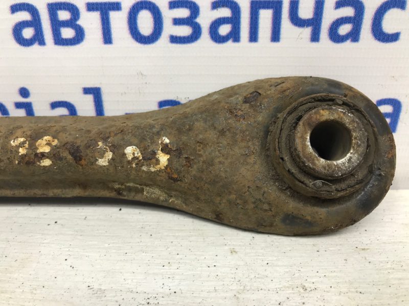 Рычаг задней подвески продольный правый Ford Focus 2010-2018 1752565 (Арт. 16231) Рычаг задней подвески продольный правый Ford Focus 2010-2018 1752565 (Арт. 16231)