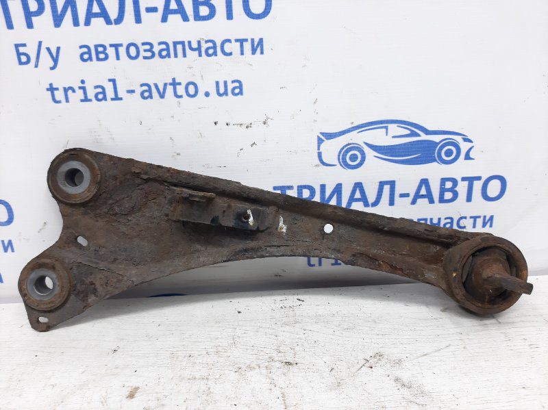 Рычаг задней подвески продольный правый Toyota Avensis 2009-2018 4876005010 (Арт. 28907) Рычаг задней подвески продольный правый Toyota Avensis 2009-2018 4876005010 (Арт. 28907)
