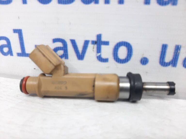 Форсунка топливная Toyota Avensis 2009-2018 232500T030 (Арт. 29109)